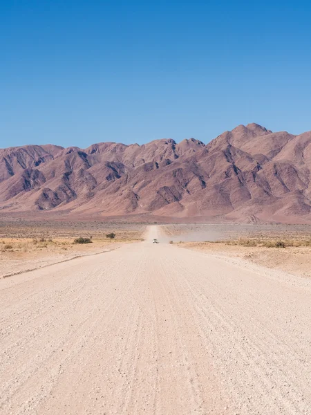 Typische onverharde weg — Stockfoto