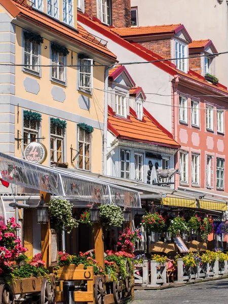 Arkitekturen i den gamla staden i riga — Stockfoto