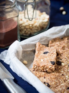 ev yapımı granola protein çubuğu