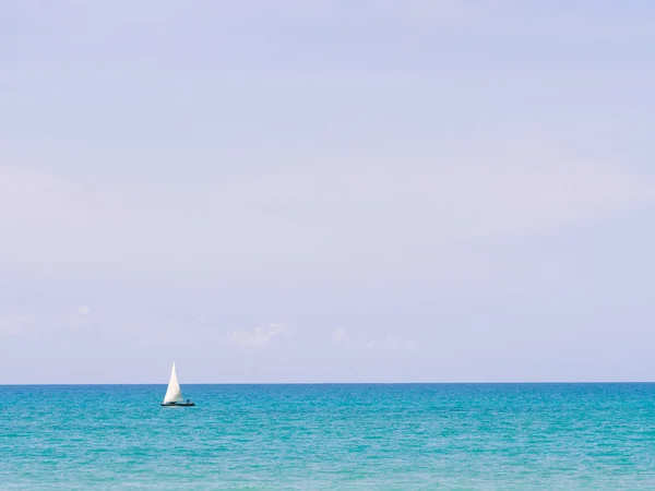 Barca di Dhow vicino alla spiaggia del sud — Foto Stock