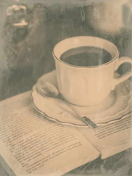 Vintage kopje zwarte koffie — Stockfoto
