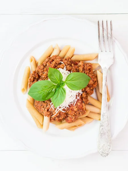 Pasta con salsa vegetariana y parmesano — Foto de Stock