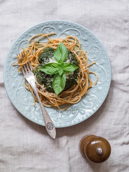 Pesto verde con pasta . — Foto de Stock