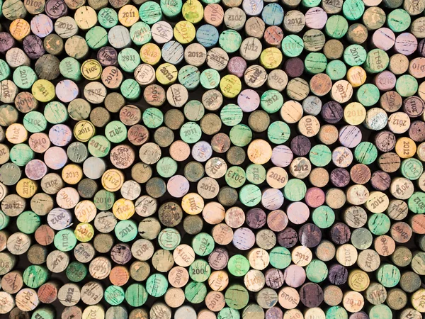 Primer plano de una pared de corchos de vino usados — Foto de Stock