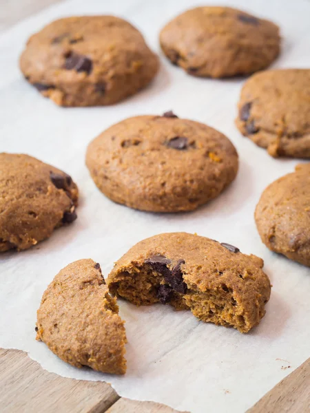 Cookies with chocolate chips. — Stock Photo, Image