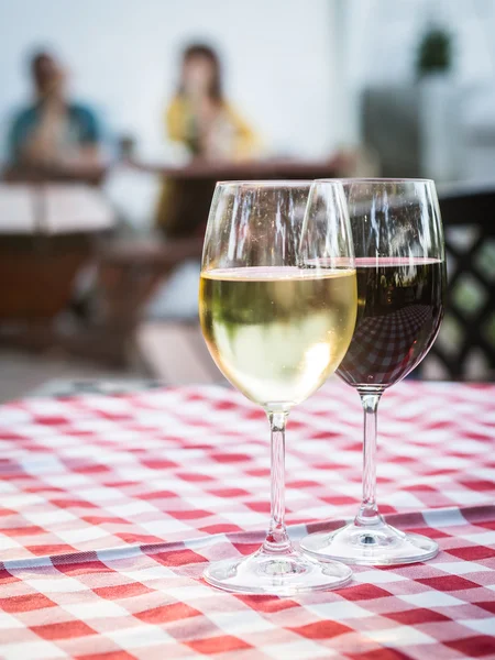 Wines in wine glasses — Stock Photo, Image