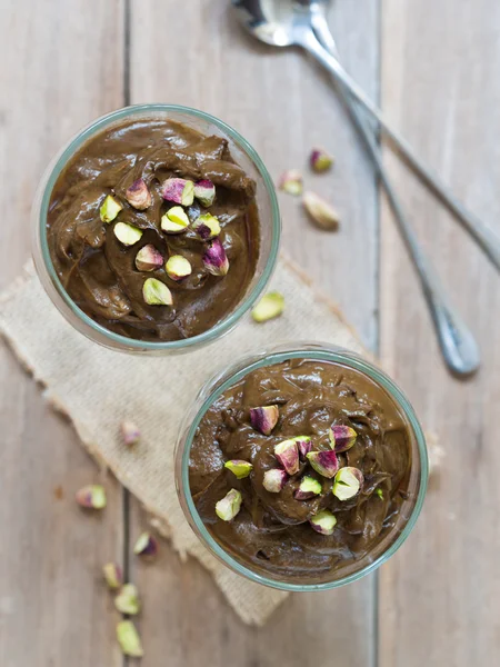 Vegan avokado çikolata mousse