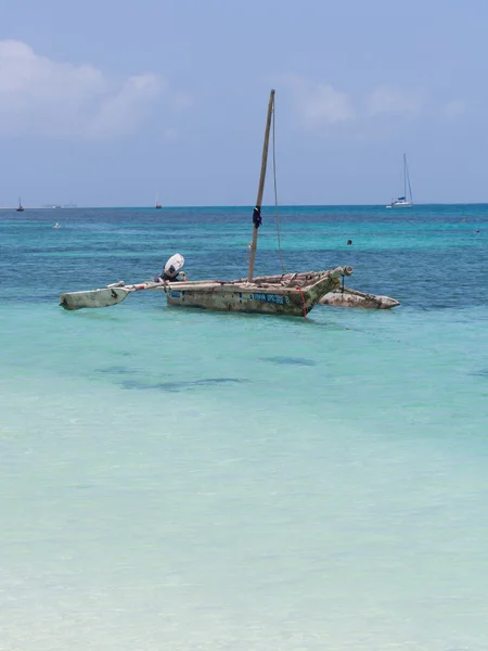 Barca dhow dei pescatori tradizionali — Foto Stock