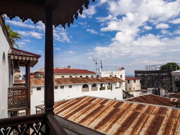 Architektura i typowe dachy w Stone Town — Zdjęcie stockowe