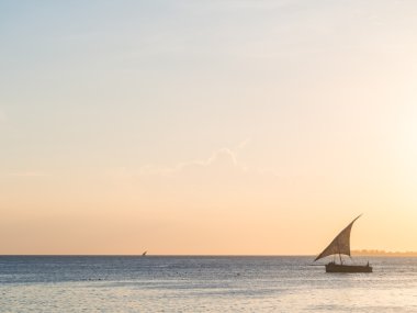 Açık denizde teknede Tanzanya dhow