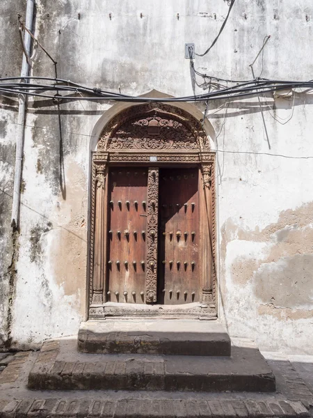 Old traditional wooden carved door — Stock Photo, Image