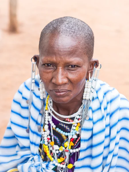 Maasai woman wearing earrings — Stock Photo, Image