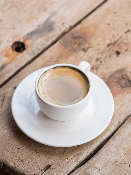 Double expresso dans une tasse blanche — Photo