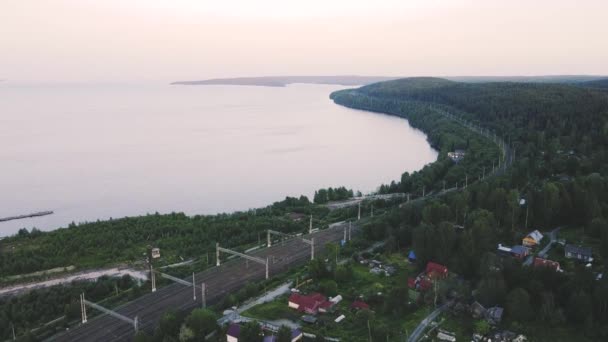 Sima Repülés Egy Drón Előre Vasút Egy Vonat Utazik Mellett — Stock videók