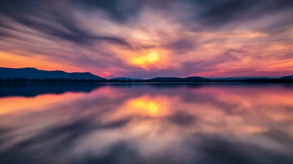 康斯坦茨湖上色彩艳丽 夕阳西下 — 图库照片