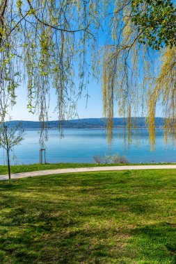 Güzel Constance Gölü 'nde Tatil Baharı 