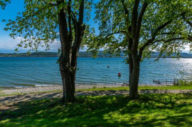 Güzel Constance Gölü 'nde Tatil Baharı