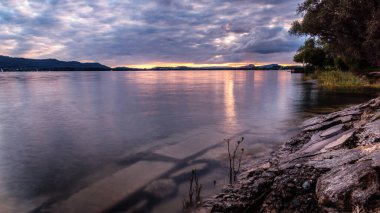 Constance Gölü 'ndeki fırtına atmosferi