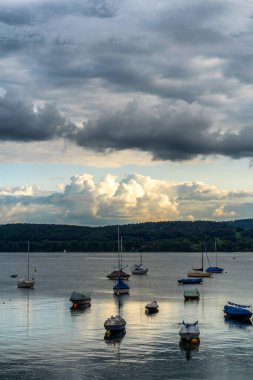 Yazın Constance Gölü 'nde fırtına atmosferi