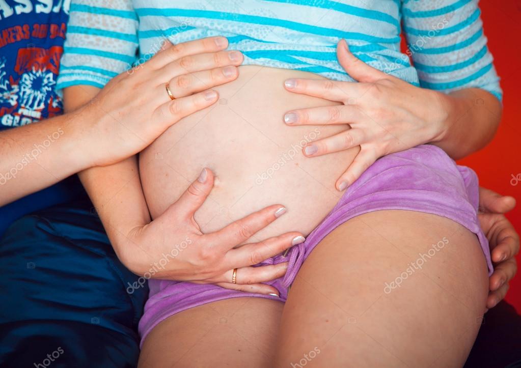 Jeune Couple Attendant Un Bebe Allonge Sur Le Canape Tout En Profitant Du Moment Accouchement Image Libre De Droit Par Traza C Jeune Couple Attendant Un Bebe Allonge Sur Le Canape Tout En Profitant Du Moment Accouchement Image Libre De Droit Par Traza C