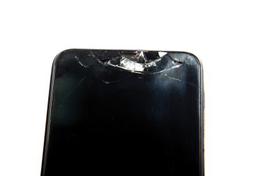 Beyaz arka plan üzerinde izole telefon çarptı