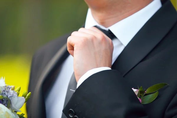 Mann macht sich bereit für die Arbeit. — Stockfoto