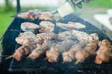 Akşam yemeği partisi, Barbekü ve kızarmış domuz eti geceleri