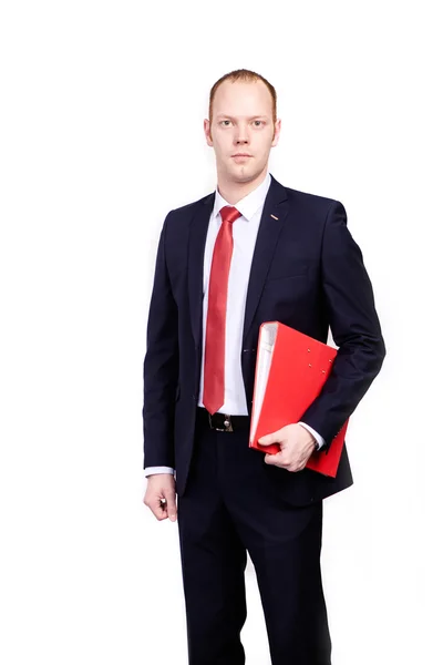 Hombre de negocios sonriente con carpeta roja, aislado en blanco — Foto de Stock