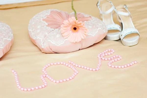 Label love pillow bed romance — Stock Photo, Image