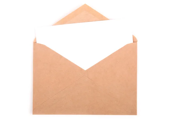 Envelope com uma letra isolada em fundo branco com recorte — Fotografia de Stock