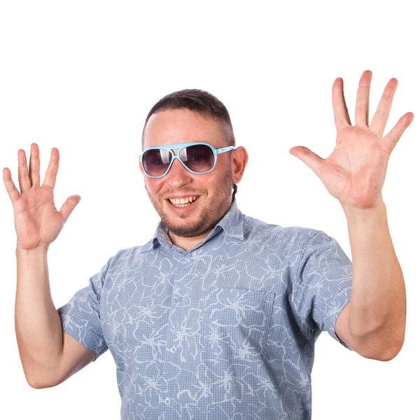 Atraktivní dospělého muže s strniště v letní košili, zobrazující gesta na izolované bílé pozadí — Stock fotografie
