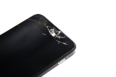 Öfkeyle telefon üzerinde beyaz backg izole duvara attı