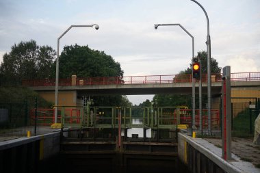 Wolfsbruch self servis botu Brandenburg 'un kuzeyindeki Httenkanal' da mevsim başına 35.000 pasajla kilitleniyor..