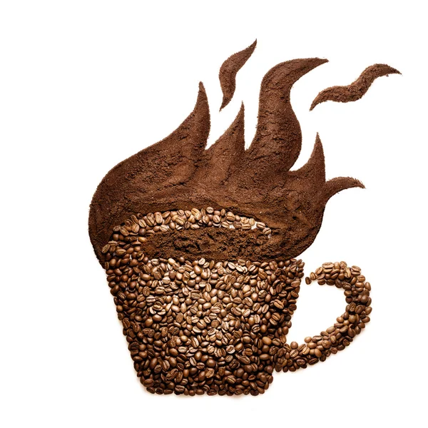 Caliente como el infierno. Bodegón creativo de una taza con llamas ardientes de fuego hechas de granos de café, aisladas en blanco . —  Fotos de Stock