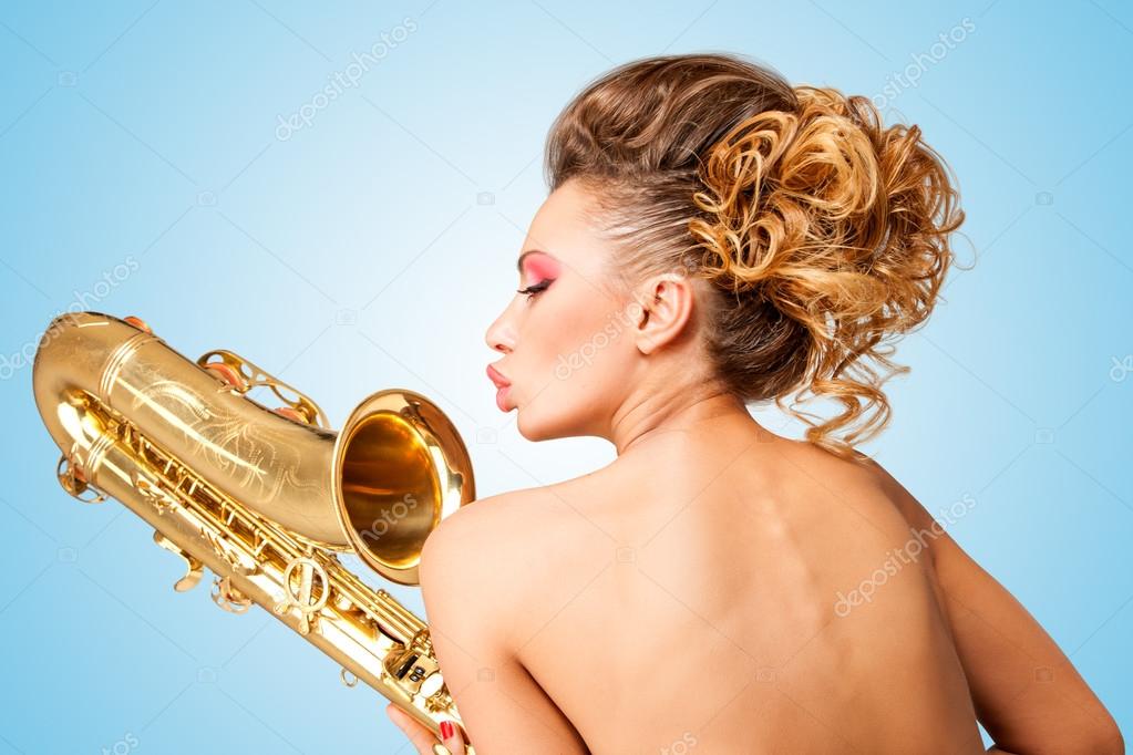sax-nude-boy-girl