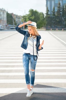 Zebra üzerinde yürüme.