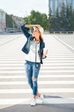 Zebra üzerinde yürüme.