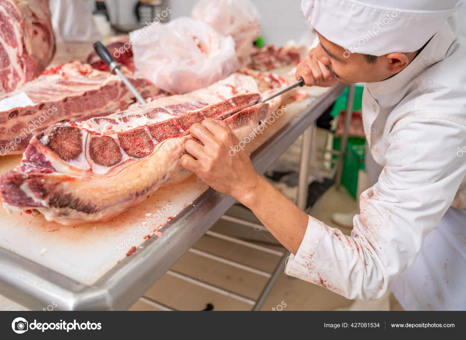 um açougueiro de carne e osso