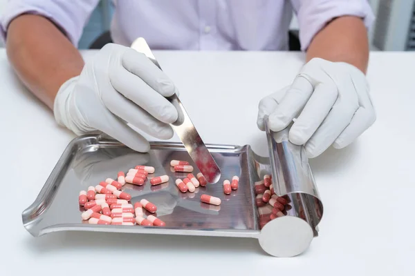 Počet Pilulek Které Mají Být Pacientovi Podány Správném Dávkování Medicína — Stock fotografie