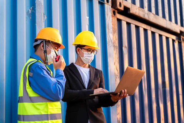 Lavoro Squadra Caposquadra Del Magazzino Logistico Maschile Asiatico Con Operaio — Foto Stock