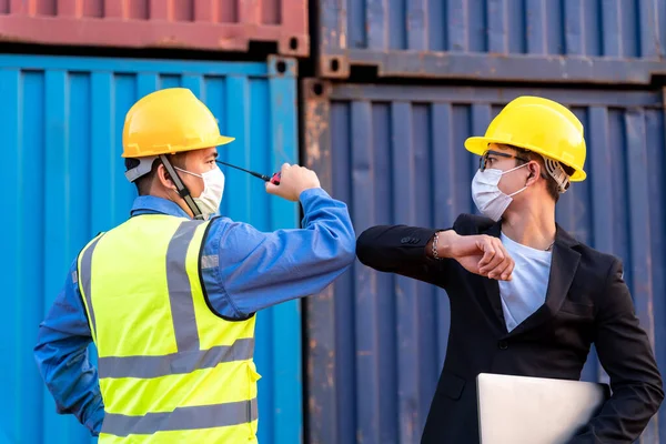 Asiatico Industria Cantiere Lavoratore Caposquadra Indossando Igiene Faccia Maschera Gomito — Foto Stock