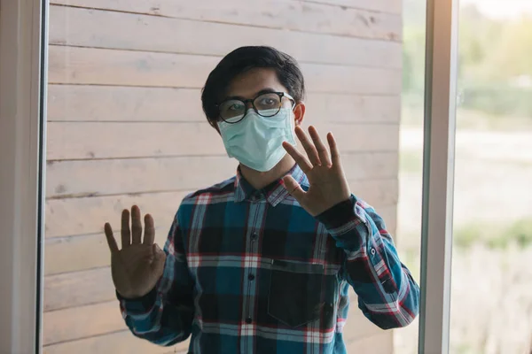 Freelance Man Contain Society Wear Protective Masks Discounts Home Έννοια — Φωτογραφία Αρχείου