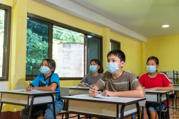 Gruppo Bambini Asiatici Classe Con Maschera Facciale Scuola Dopo Covid — Foto Stock