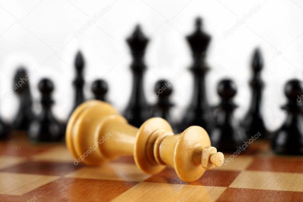 Checkmate O Rei Branco Conceito Da Xadrez Com Fundo Branco Para O