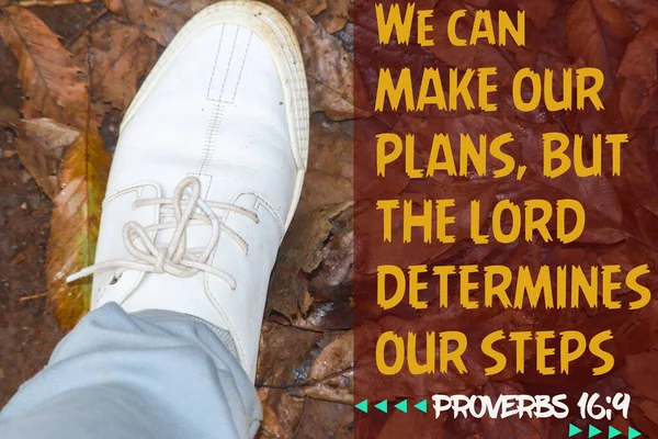 聖書の引用箴言16 9私たちは計画を立てることができますが 主は私たちの歩みを定められます — ストック写真