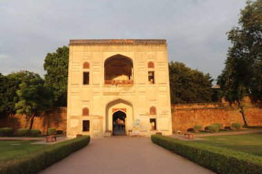 Arap Sarai Kapısı 'ndan hemen önce, Humayun' un mezarına doğru, Yeni Delhi, Hindistan.