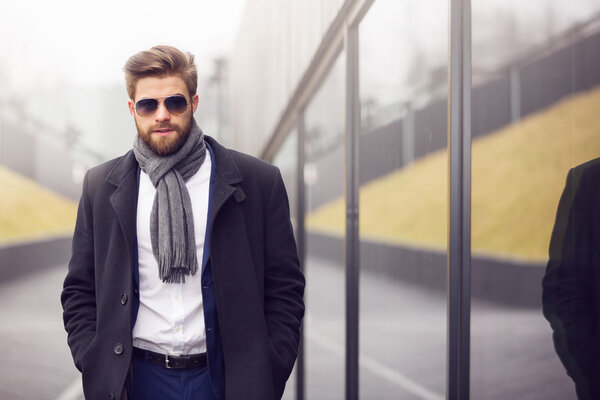 Самоуважение это важная вещь.
