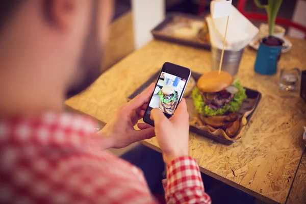 Sosyal ağ sitesi için yiyecek bir pic taking