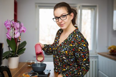 Sağlıklı kahvaltı yapmak