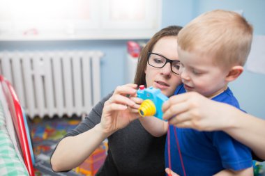 Burada, sana göstereceğim